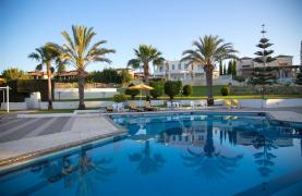 3 Bedroom Apartment in a Gated Complex by the Sea - 54